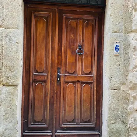 5 Bed House - Sleeps 10 - Pets - Wifi
