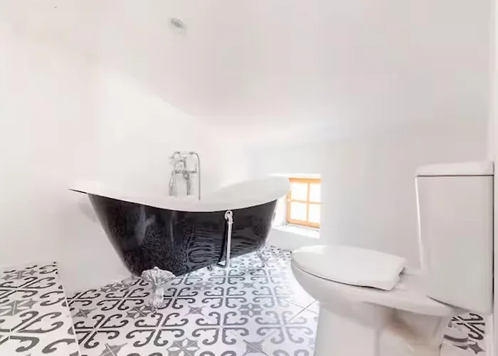 Casa vacanze 5 Bed House - Sleeps 10 - Pets - Wifi *