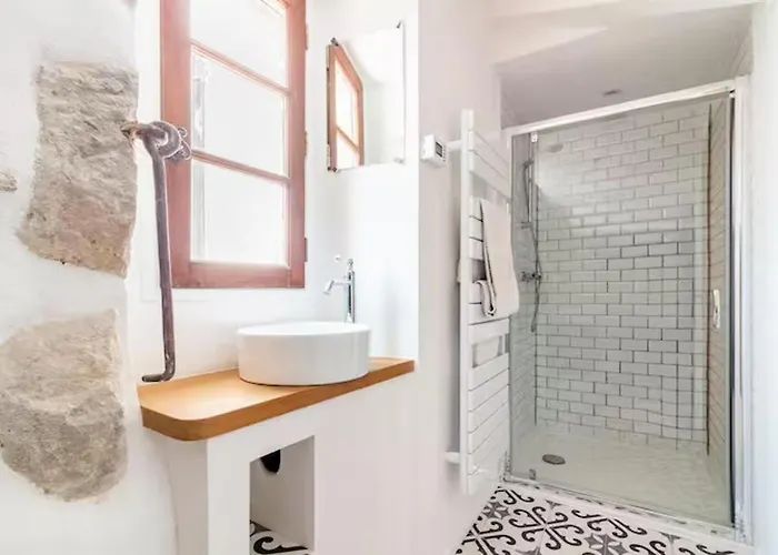 5 Bed House - Sleeps 10 - Pets - Wifi Casa vacanze Mailhac